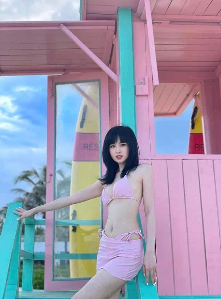 Lưu Đê Ly thả dáng 'bốc lửa', Tâm Tít hở bạo với kiểu váy bikini - Ảnh 8. Lưu Đê Ly thả dáng 'bốc lửa', Tâm Tít hở bạo với kiểu váy bikini - Ảnh 8.