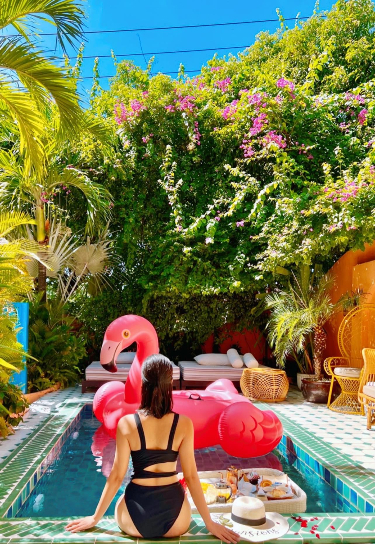 Lưu Đê Ly thả dáng 'bốc lửa', Tâm Tít hở bạo với kiểu váy bikini - Ảnh 6. Lưu Đê Ly thả dáng 'bốc lửa', Tâm Tít hở bạo với kiểu váy bikini - Ảnh 6.